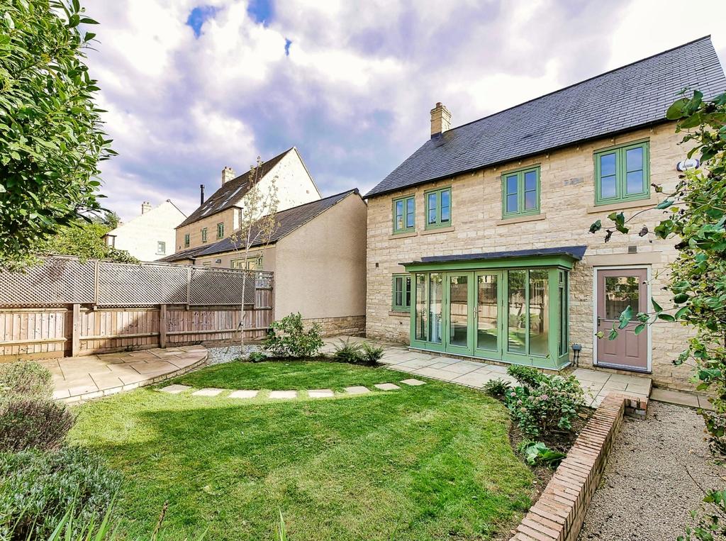 Clappen Close CIRENCESTER 4 Bed Detached House 2 550 Pcm 588 Pw Clappen Close CIRENCESTER 4 Bed Detached House 2 550 Pcm 588 Pw