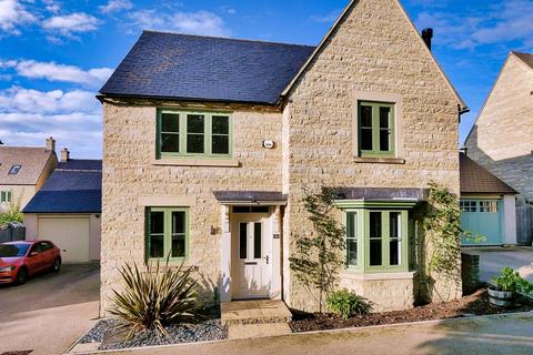 4 bedroom detached house to rent, Clappen Close, Cirencester, GL7