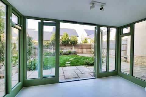 4 bedroom detached house to rent, Clappen Close, Cirencester, GL7