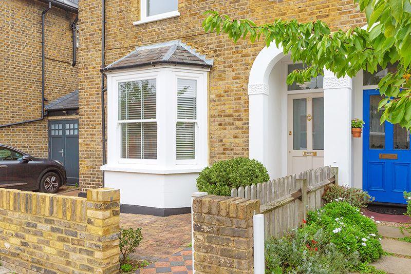 Denmark Road, Kingston Upon Thames 3 bed semidetached house £3,300