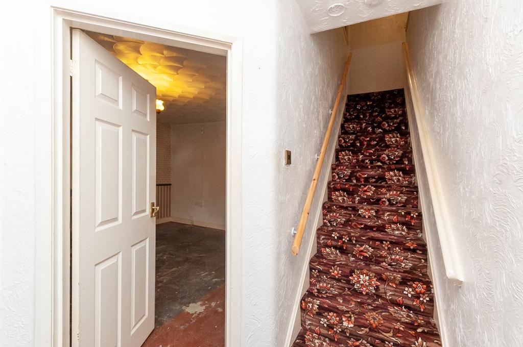 Derek Avenue, Warrington, WA2 3 bed terraced house £155,000