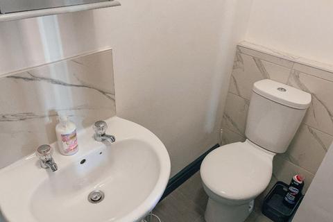 undefined, Room 3, 70 Lambert Road