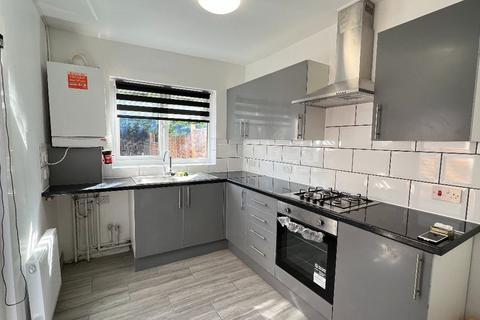 3 bedroom terraced house to rent - Durban Road, London