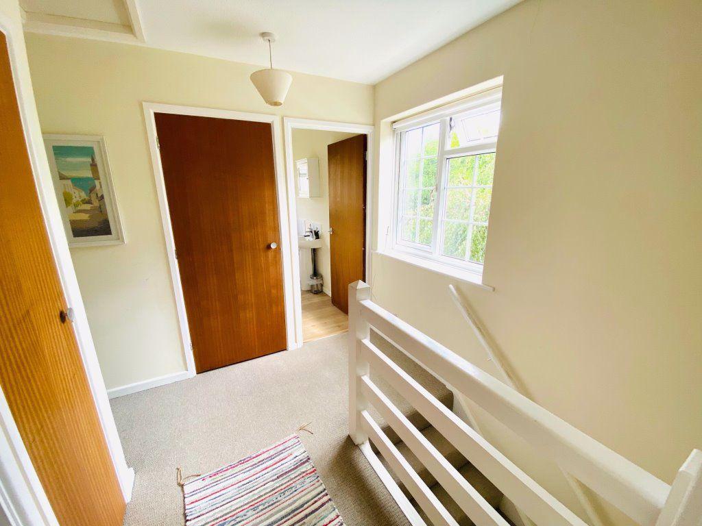 Juxon Close, Chichester 3 bed house £1,250 pcm (£288 pw)