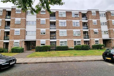 3 bedroom flat for sale - Ashdown, Clivedon Court, Ealing, W13 8DR