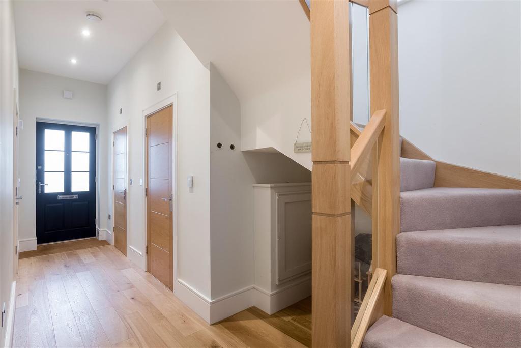 42 Cloister Way-3.jpg