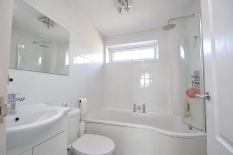 2 Moorfield, Hare Street, Buntingford, SG9 0EB