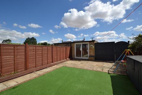 2 Moorfield, Hare Street, Buntingford, SG9 0EB