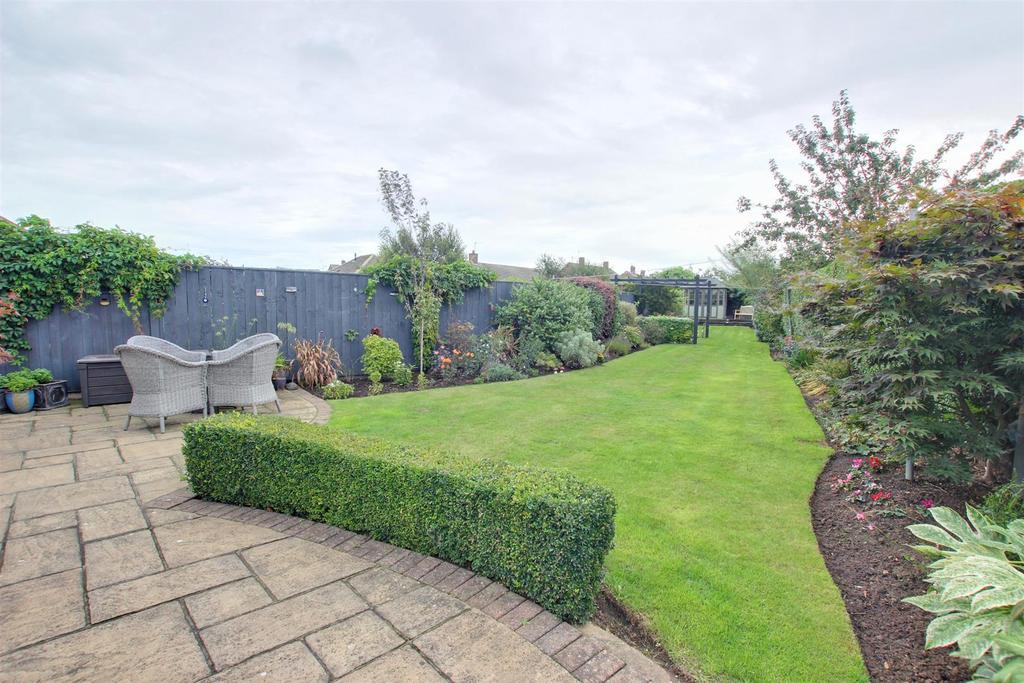 Ganstead Lane, Bilton 4 bed detached house £385,000
