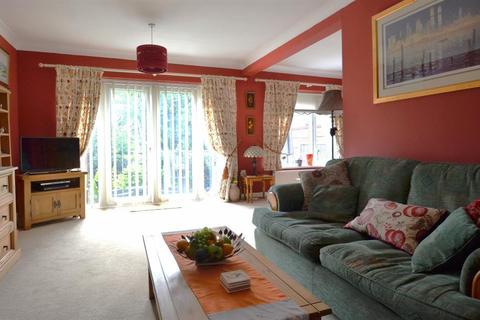 71 Fairfield, Buntingford, SG9 9NZ