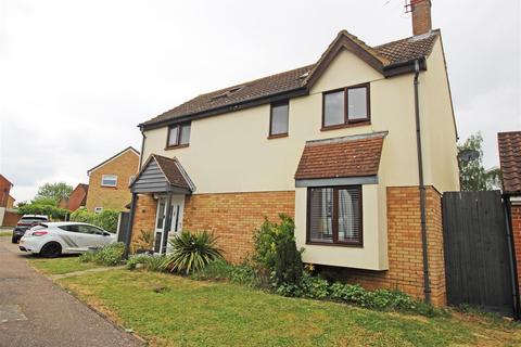 32 The Hedgerows, Stevenage, SG2 7BW