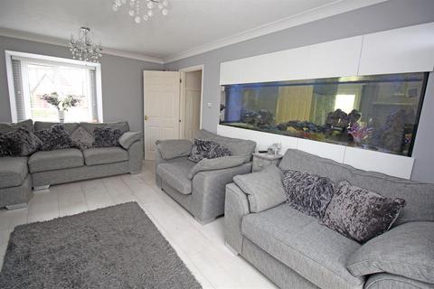 32 The Hedgerows, Stevenage, SG2 7BW