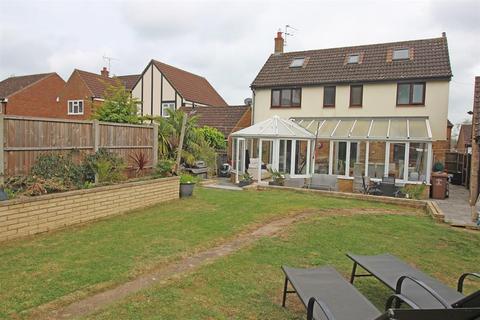 32 The Hedgerows, Stevenage, SG2 7BW
