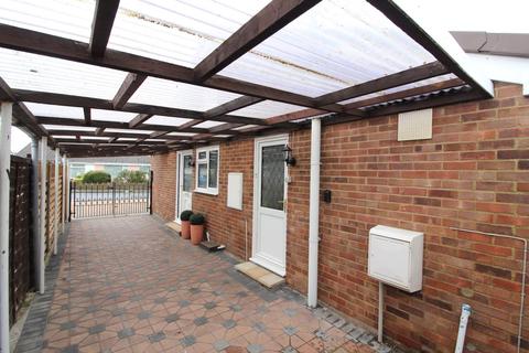 2 Aspen Close, St Marys Bay, Romney Marsh, TN29 0XA