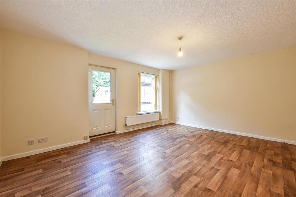 Galahad Close, Andover 3 bed terraced house £195,000