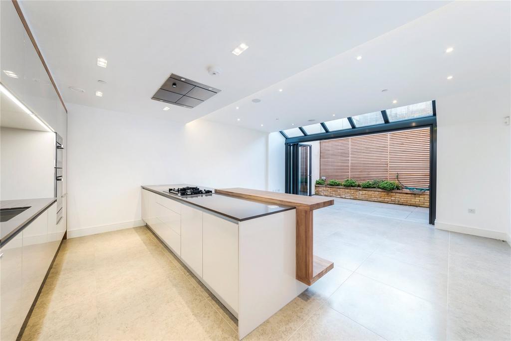 Eat-In Kitchen