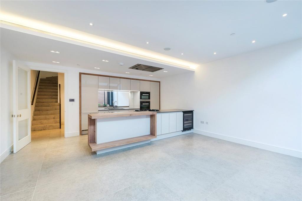 Eat-In Kitchen