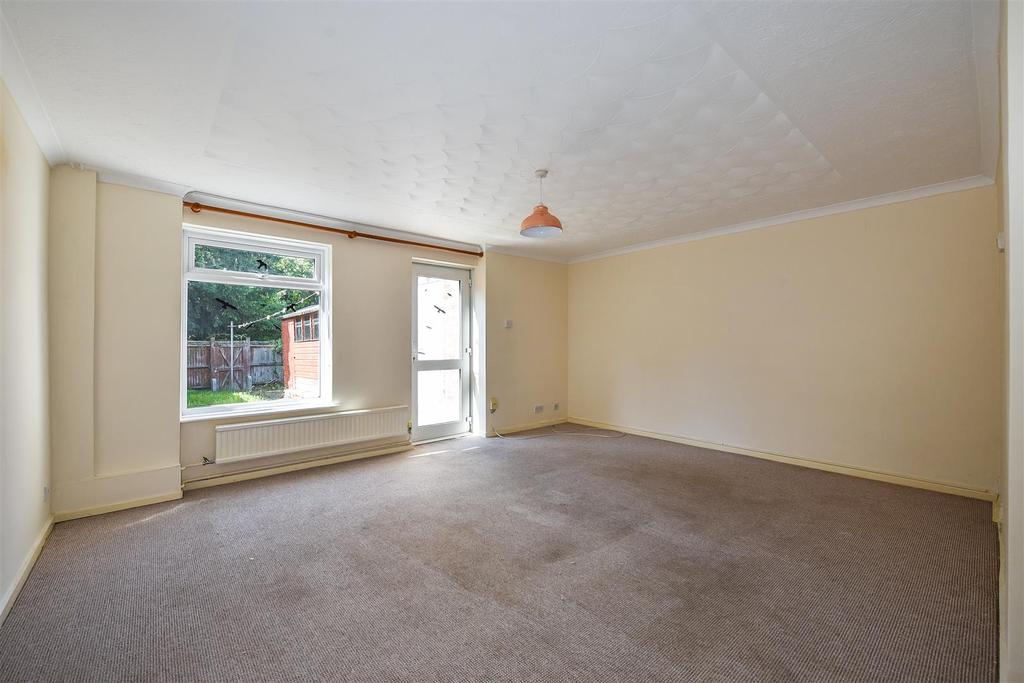 Galahad Close, Andover 3 bed terraced house £195,000