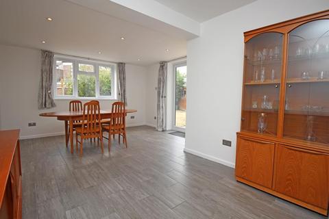 2 Bawdsey Close, Stevenage, SG1 2LA