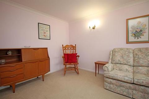 2 Bawdsey Close, Stevenage, SG1 2LA