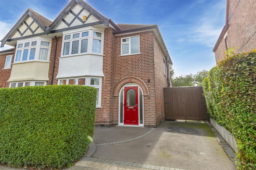 Cromwell Road, Beeston 3 bed semidetached house for sale £415,000