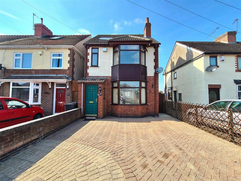 Castle Road, Weddington, Nuneaton 3 bed detached house £325,000