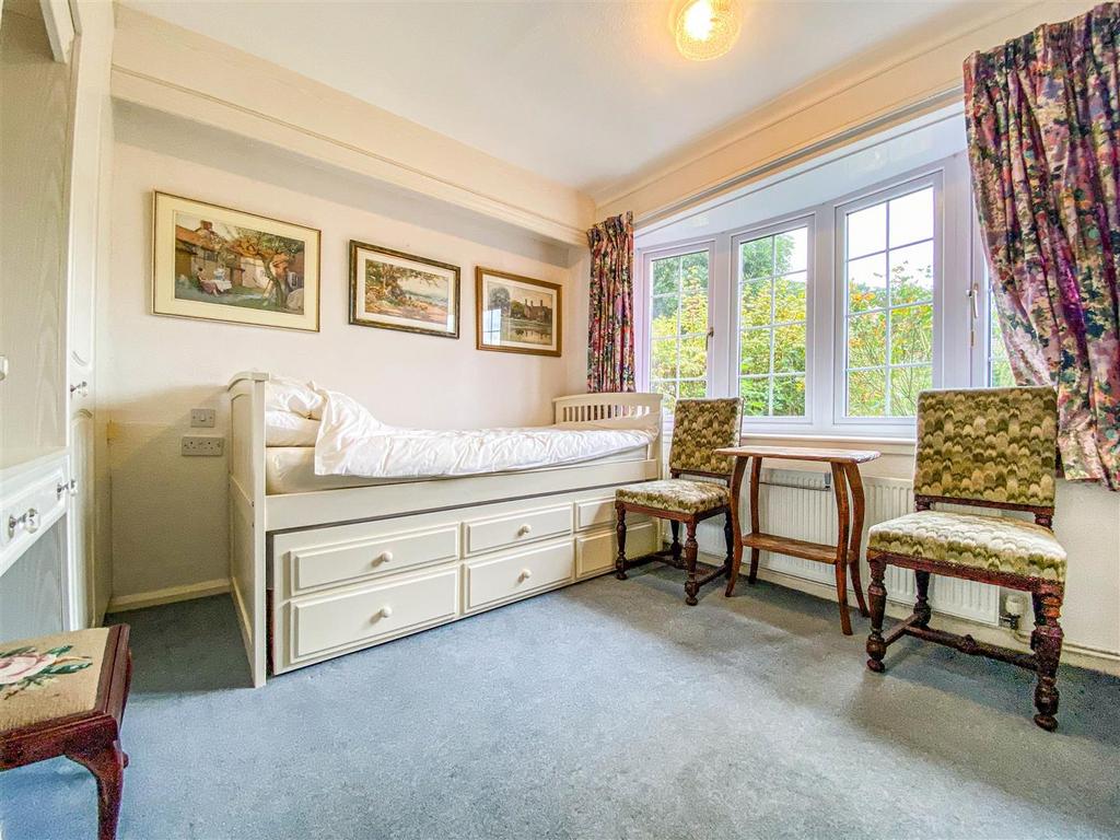 Bedroom 2.JPG
