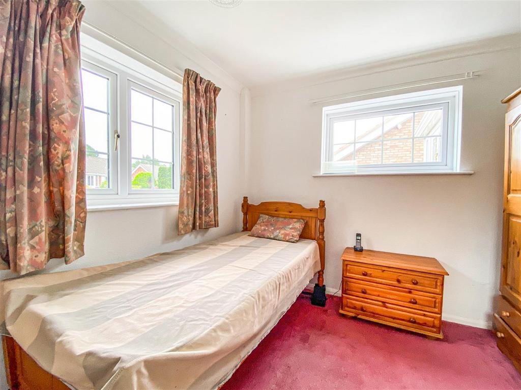 Bedroom 1.JPG