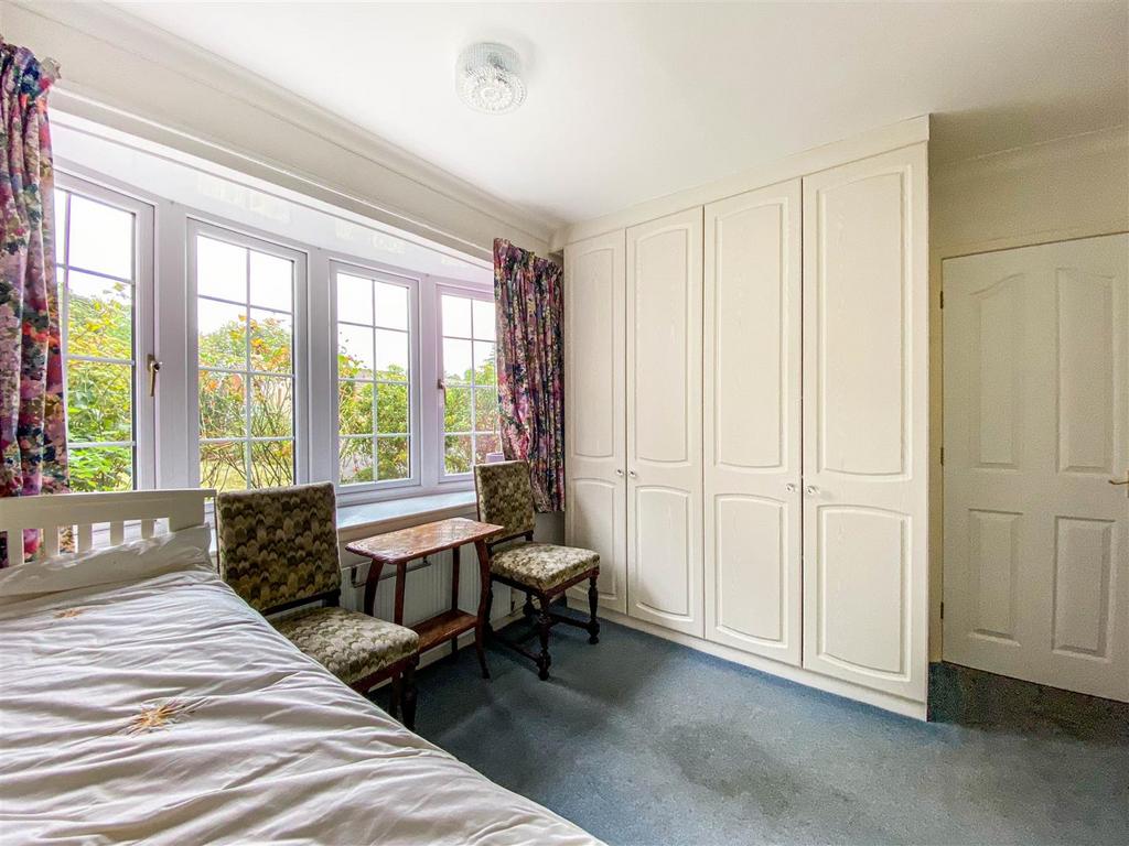 Bedroom 2 (2).JPG