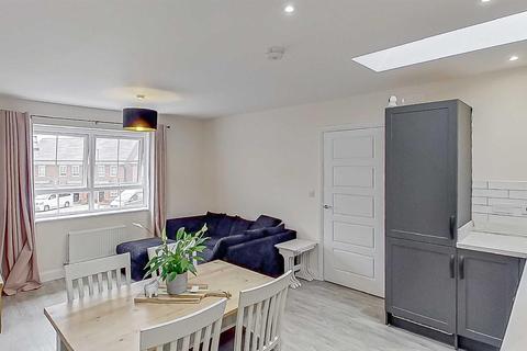 2 bedroom coach house for sale - Brooklands