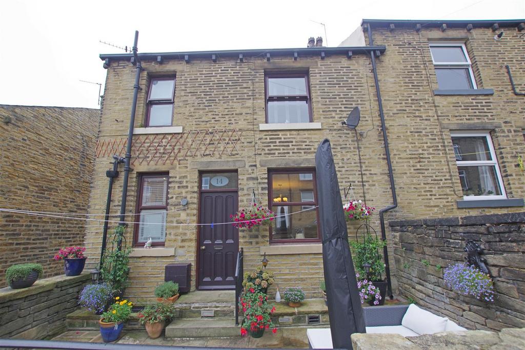 Calder Avenue, Pye Nest 2 bed end of terrace house for sale £155,000