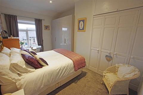 2 bedroom end of terrace house for sale - Calder Avenue, Pye Nest