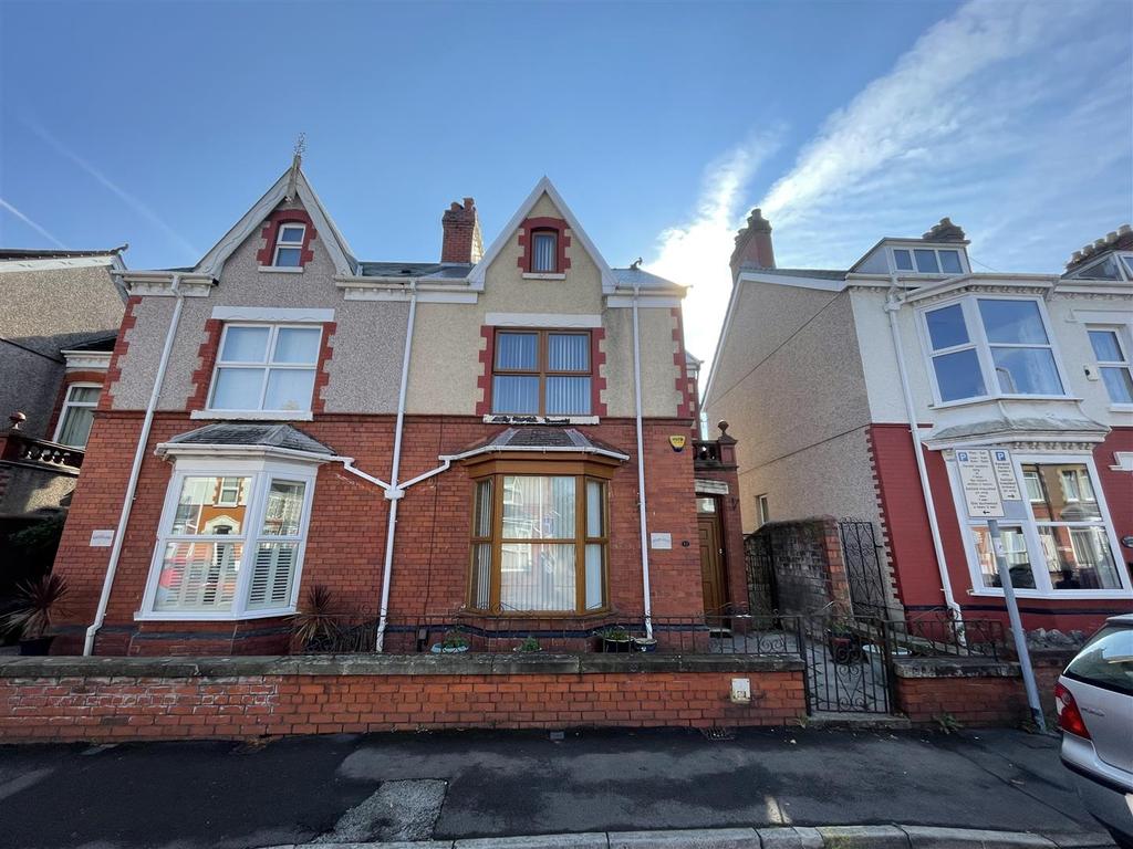 Ena Avenue, Neath 3 bed semidetached house £225,000