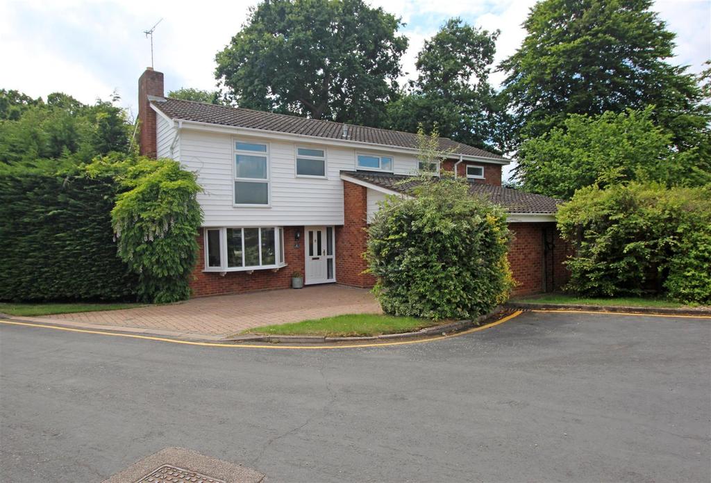 Foster Close, Stevenage, SG1 4SA 4 bed detached house £825,000