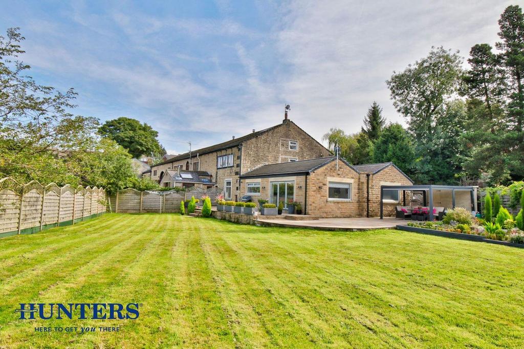 Brown Lodge Farm Cottage, Brown Lodge Drive, Smithy Bridge, OL15 0EP 4 bed semidetached house