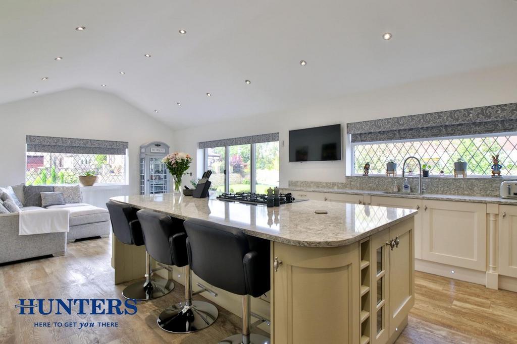 Dining kitchen