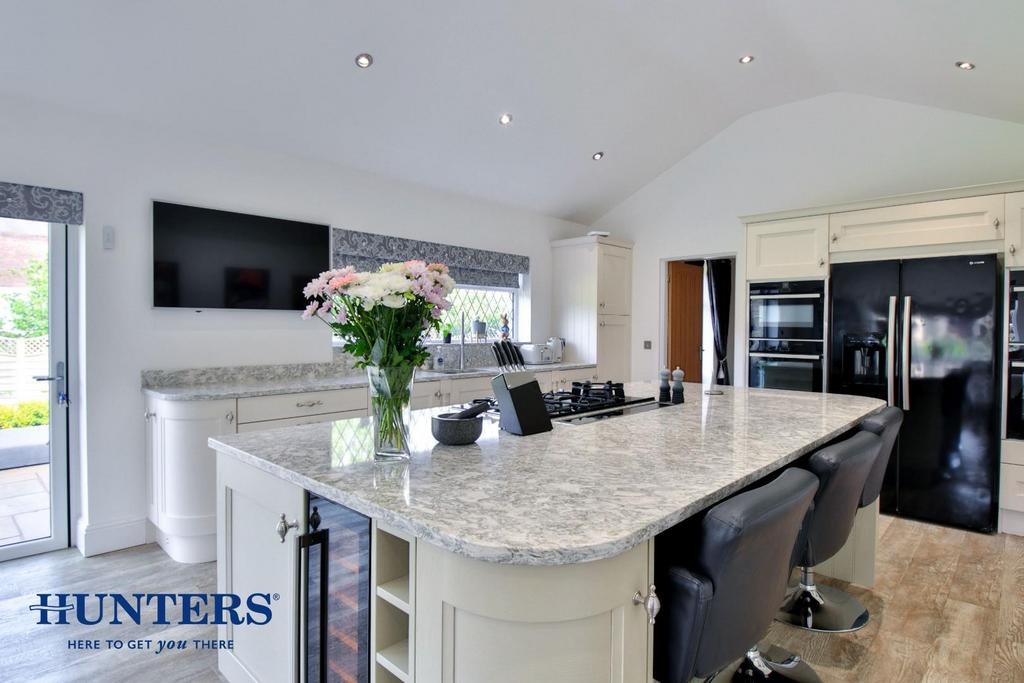 Dining kitchen