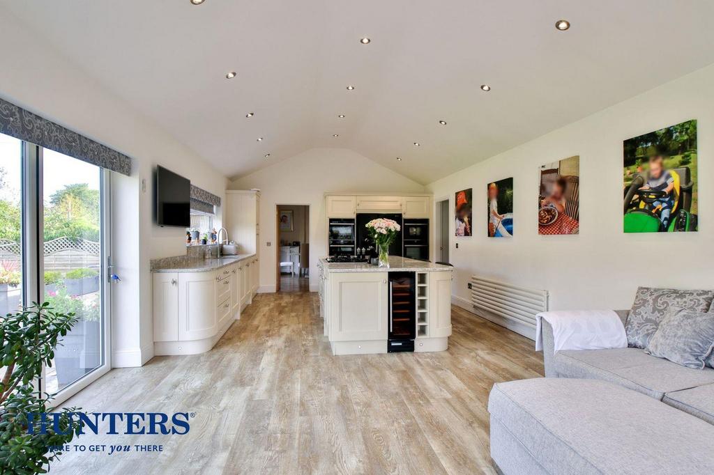Dining kitchen