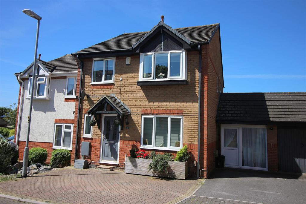 Latchbrook, Saltash 4 bed semidetached house £320,000