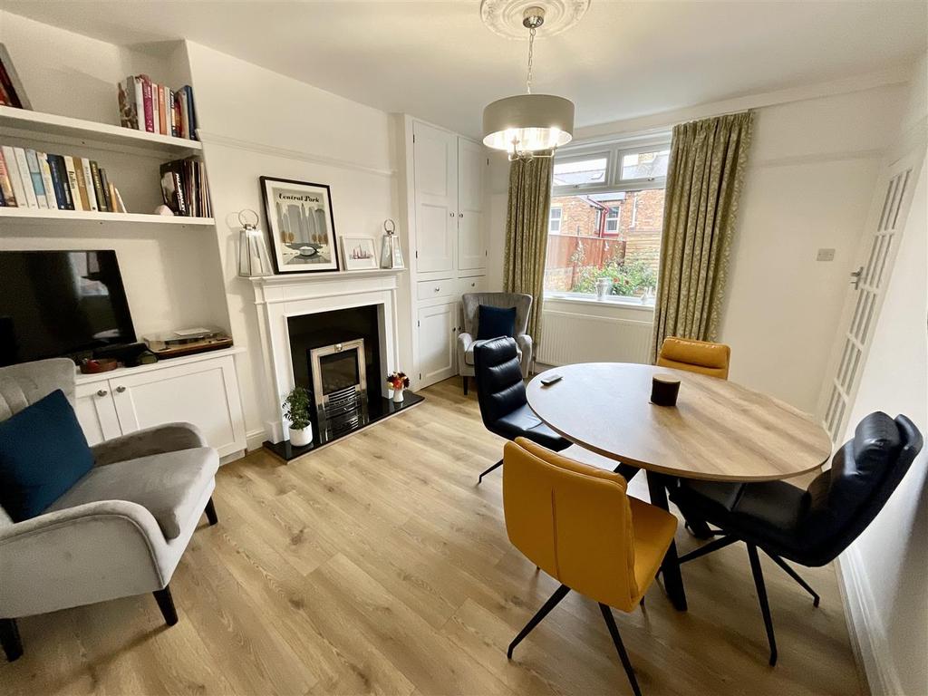 Oakville Avenue, Scarborough 3 bed terraced house £195,000