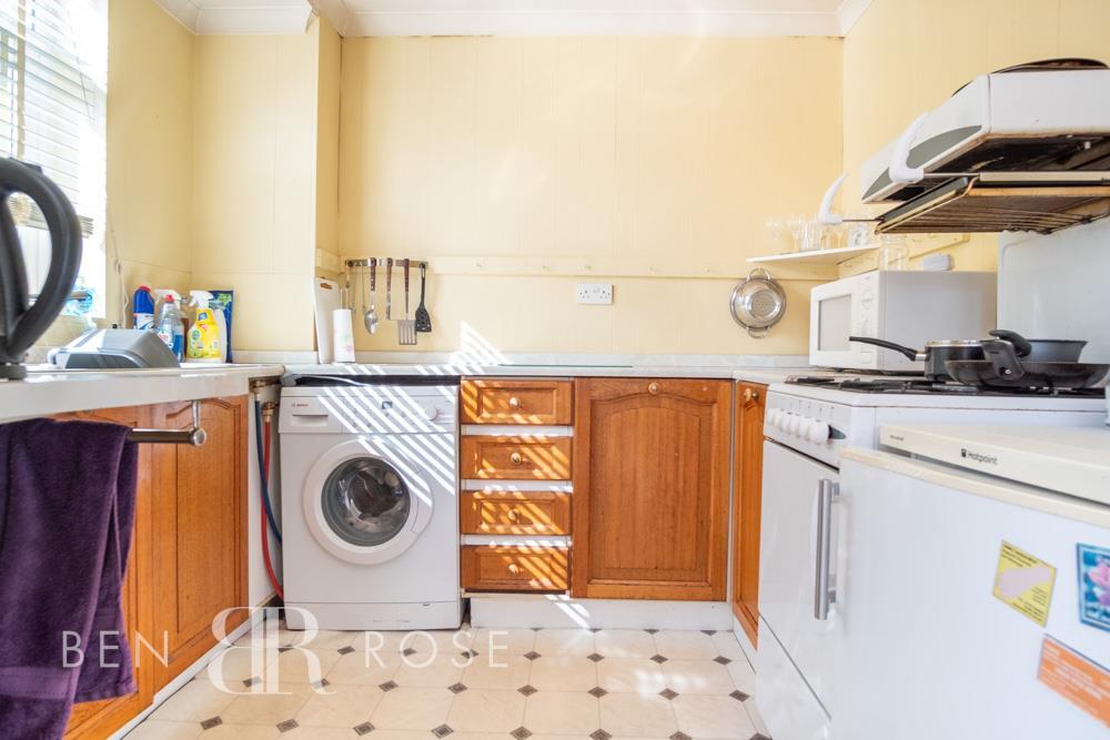 Canberra Road, Leyland 3 bed semidetached house £215,000