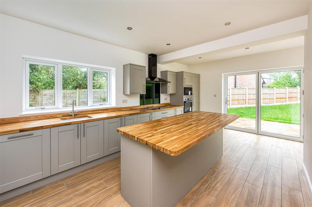 41 Mancroft Road, Tettenhall 3 bed detached house £1,950 pcm (£450 pw)