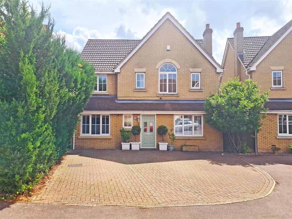 Tates Way, Stevenage, SG1 4WP 4 bed detached house £535,000