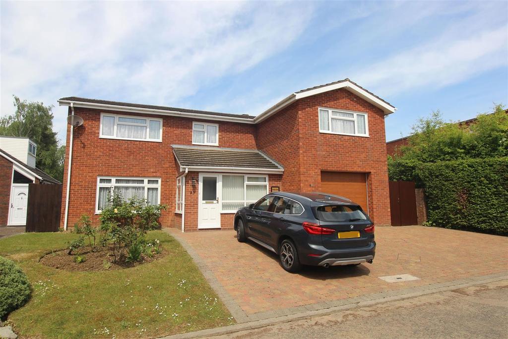 Whitney Drive, Stevenage, SG1 4BL 4 bed detached house £750,000