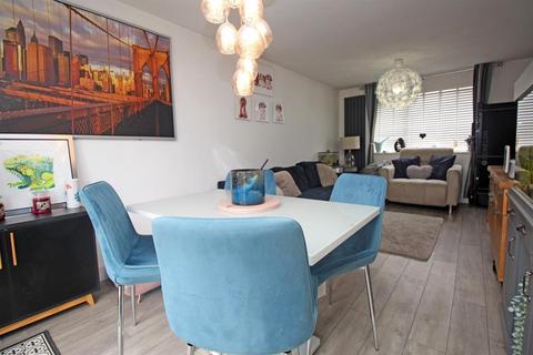 7 Sisson Close, Stevenage, SG2 9NA