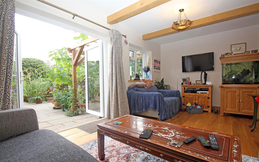 Fairview Road, Stevenage, SG1 2NP 2 bed detached bungalow £435,000