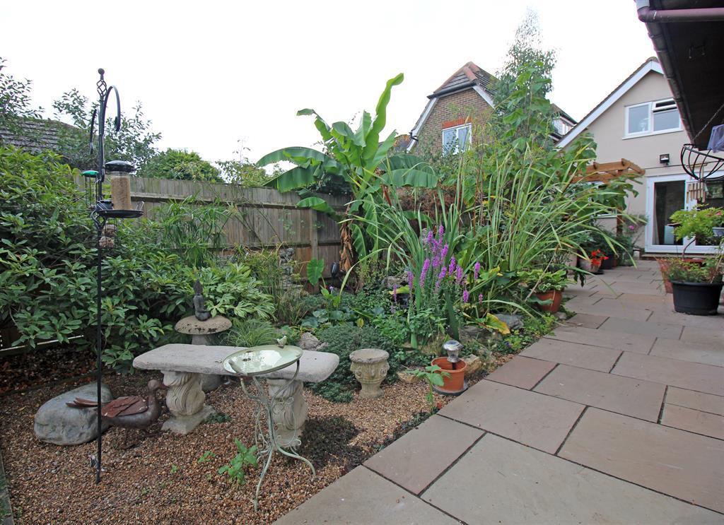 Fairview Road, Stevenage, SG1 2NP 2 bed detached bungalow £435,000