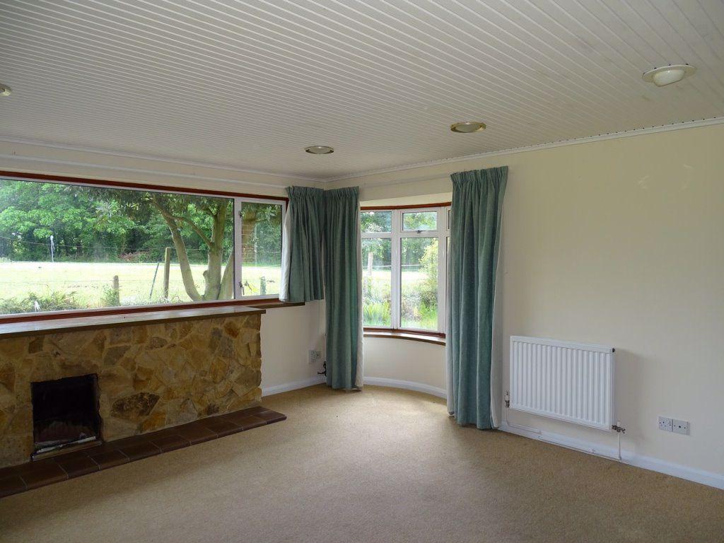 Bancroft Close, Stoke Holy Cross 3 bed bungalow £995 pcm (£230 pw)