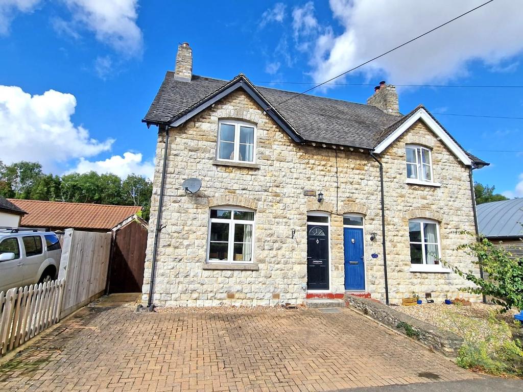 Kirtlington Road, Chesterton 3 bed semidetached house for sale £425,000