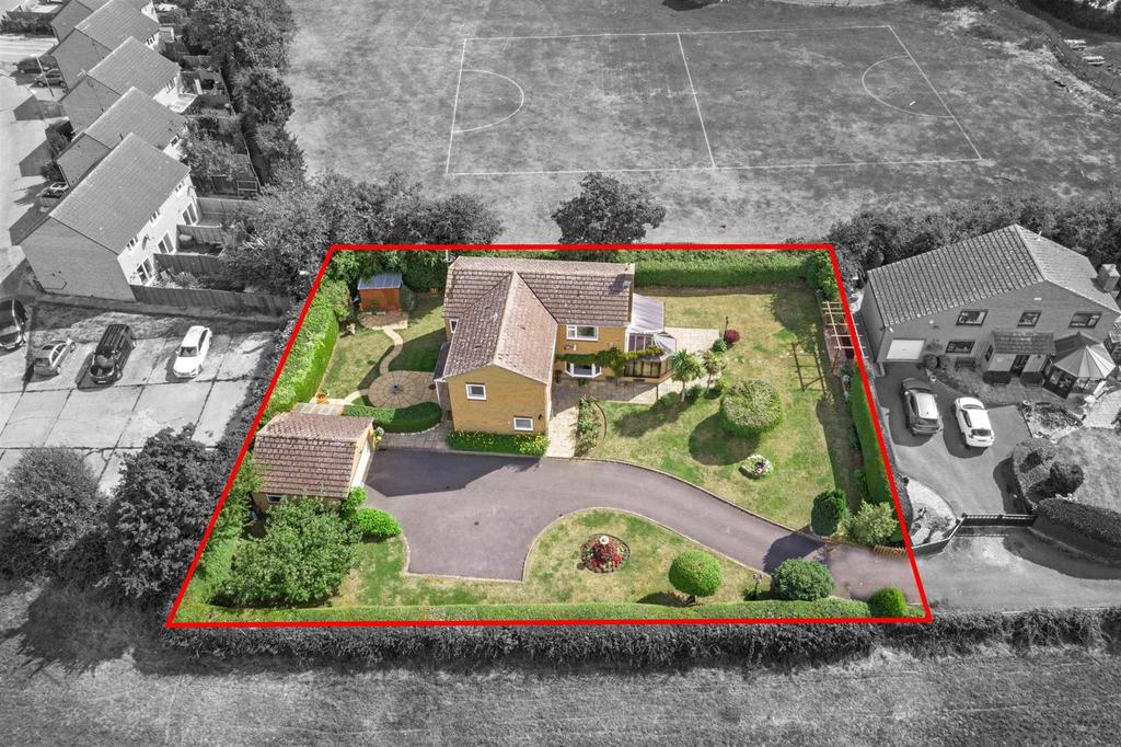 Springbank Road, Cheltenham 3 bed detached house for sale £795,500